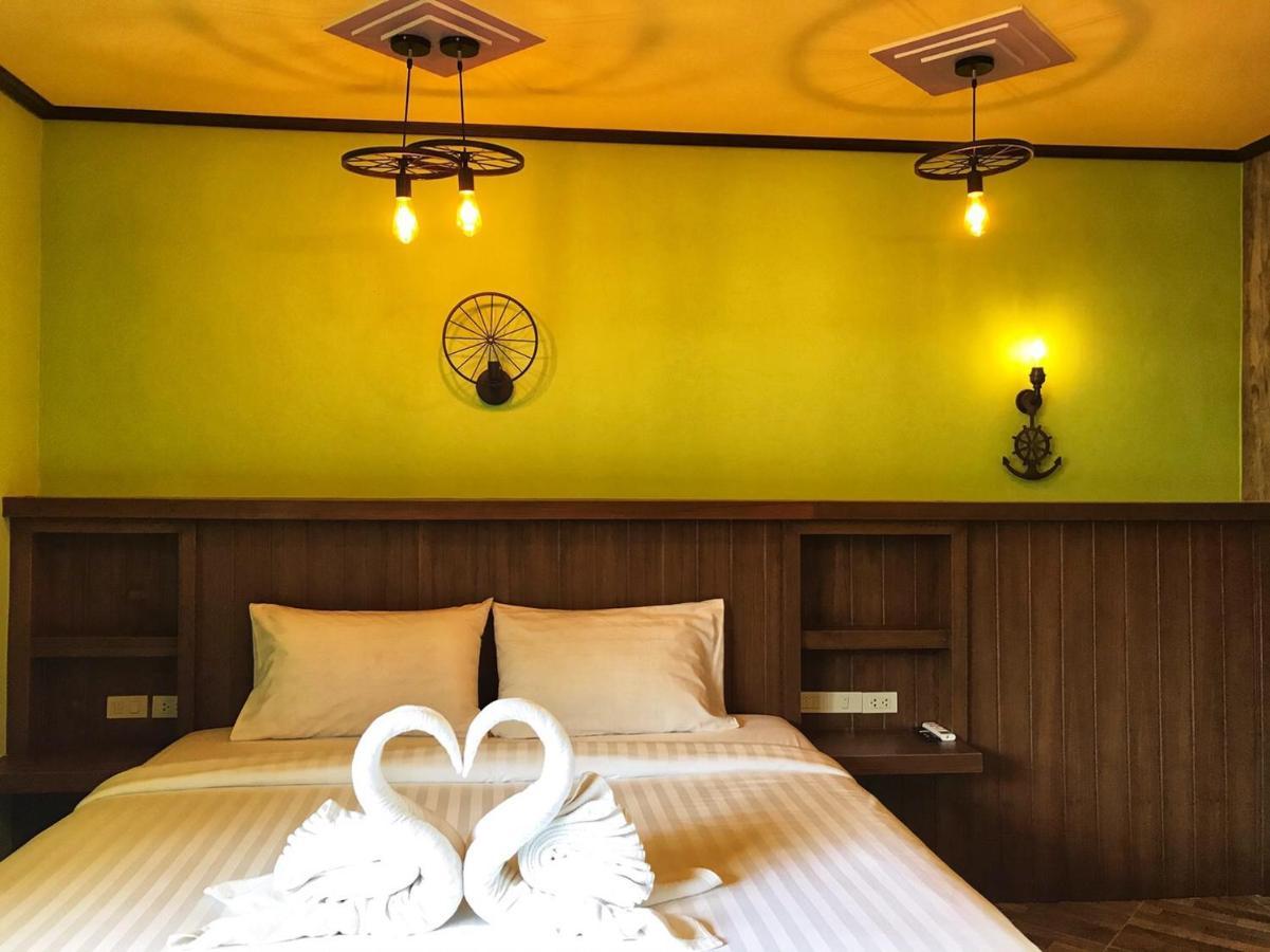 Mangrove House Lanta Old Town Hotel Ko Lanta Buitenkant foto