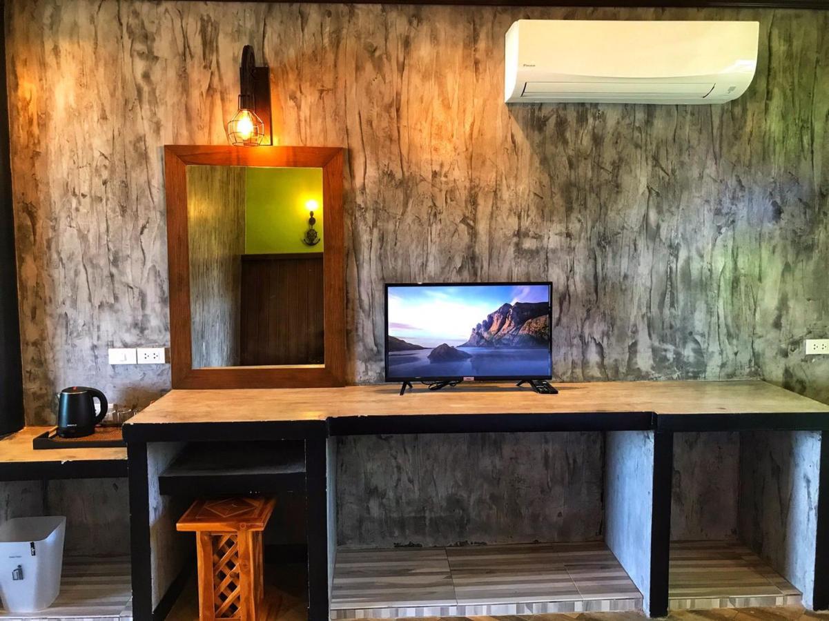 Mangrove House Lanta Old Town Hotel Ko Lanta Buitenkant foto